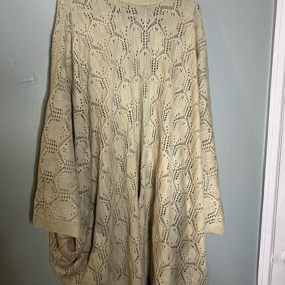 NWT Torrid Dolman Pointelle Ruana ivory knit cardigan - Picture 8 of 9